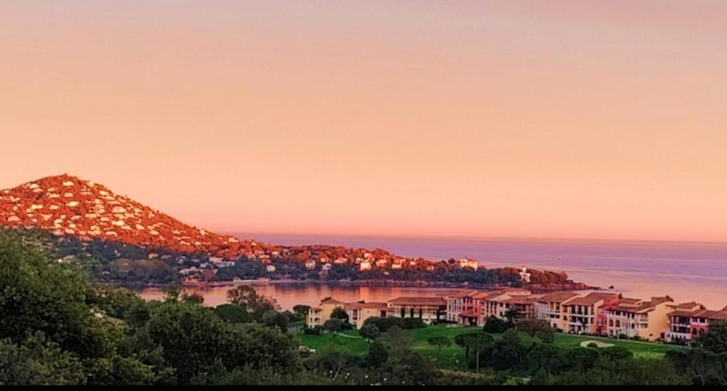 Magic Mer Saint-Raphael (Var) Exterior foto